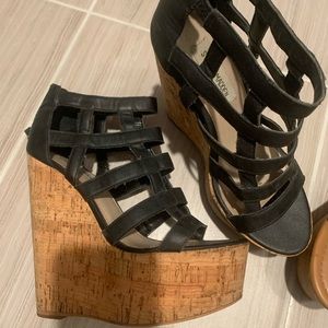 Cage wedges super trendy Steve Madden